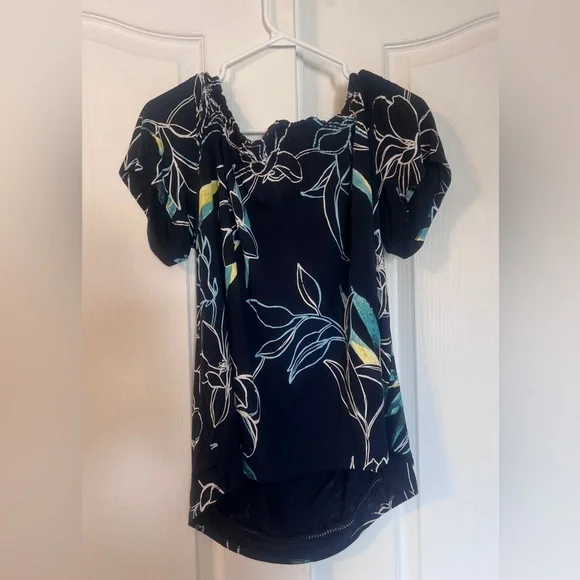 Reitmans Summer Top - Picture 2 of 5